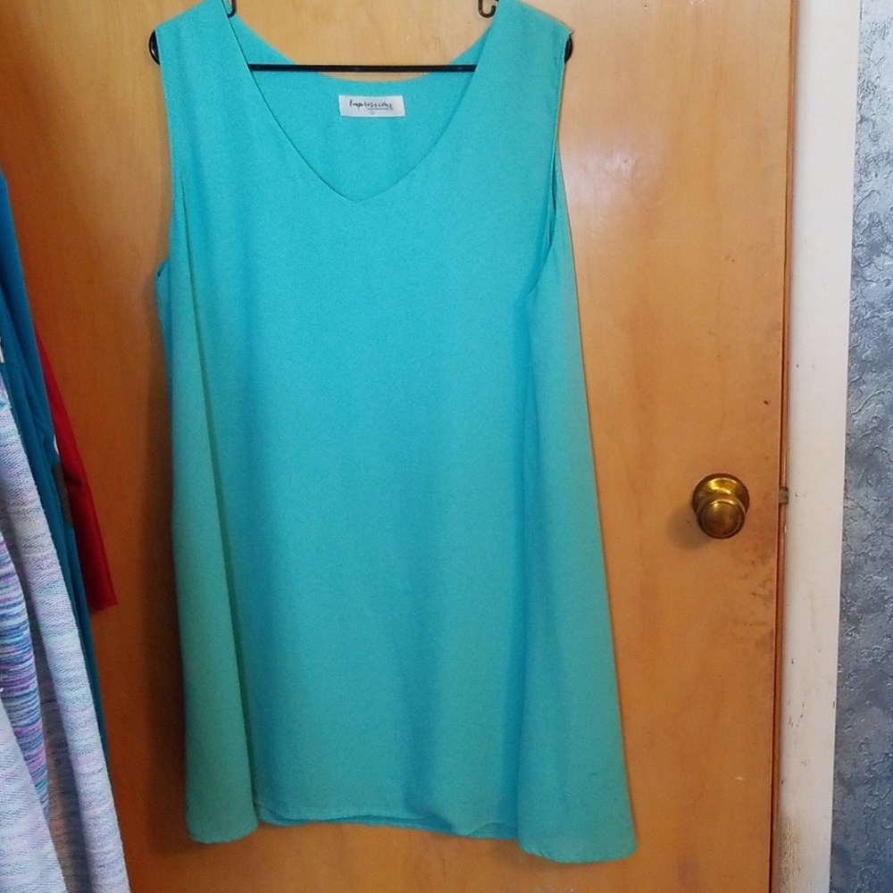 Beautiful turquoise dress! Large.